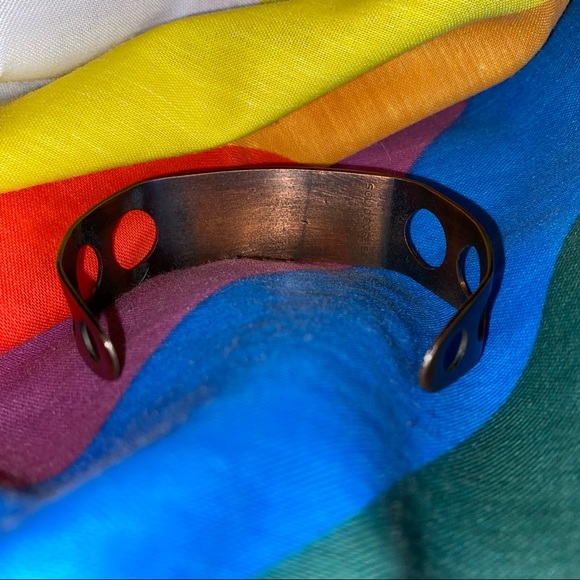 Vintage Copper Cuff - Picture 5 of 10